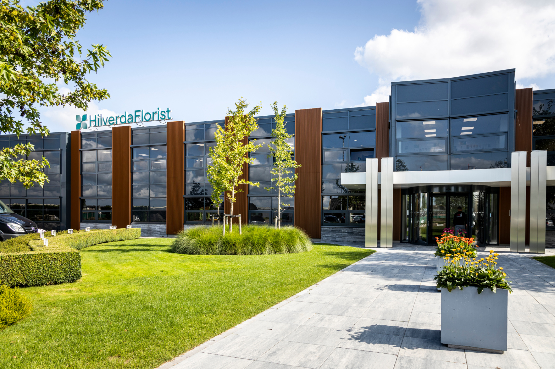 HilverdaFlorist bedrijfspand in de Kwakel